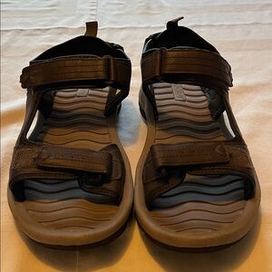 Khombu Men's Brown Windsor Lightweight Strap Sandals